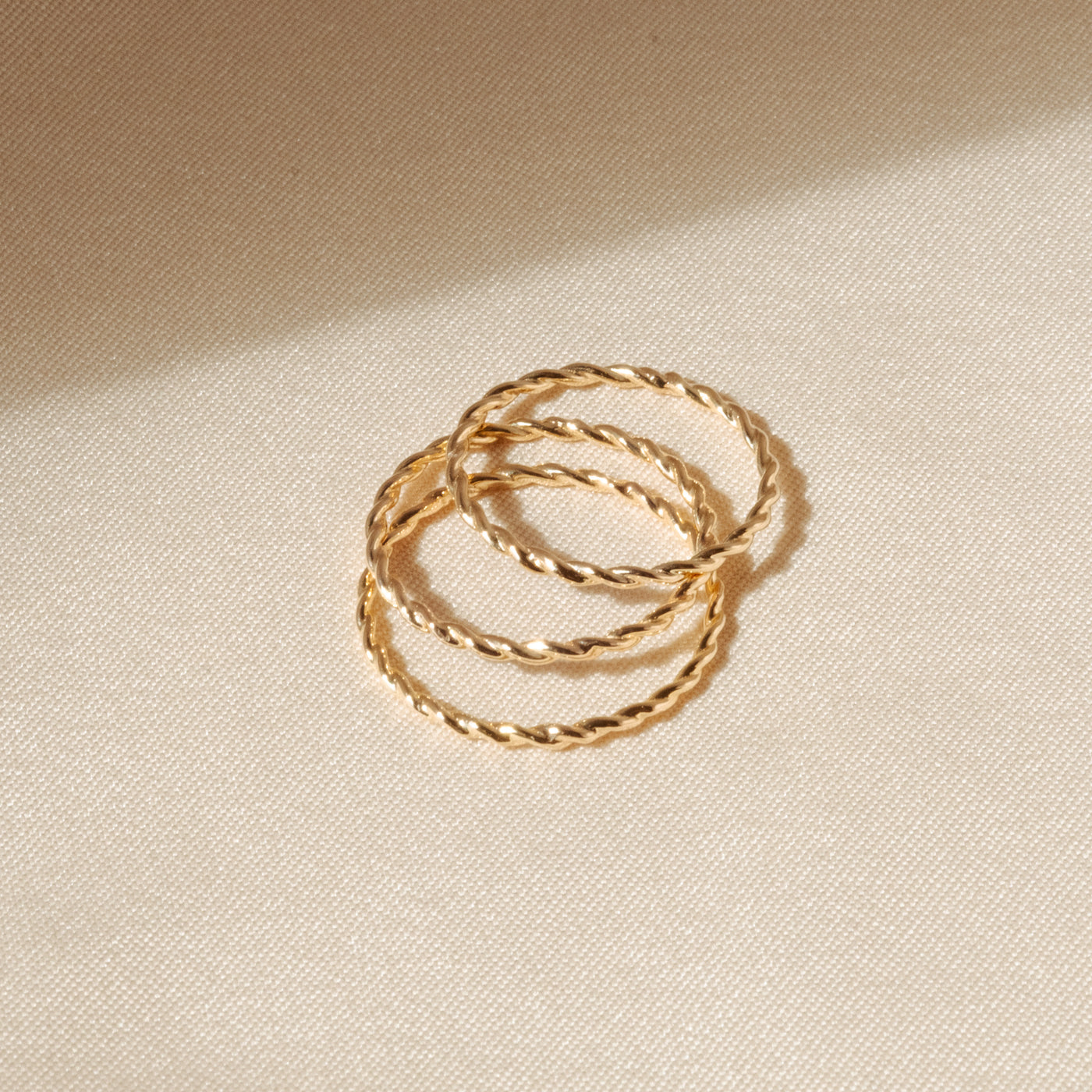 Dainty Twist Ring - 14k Gold | Simple & Dainty Jewelry